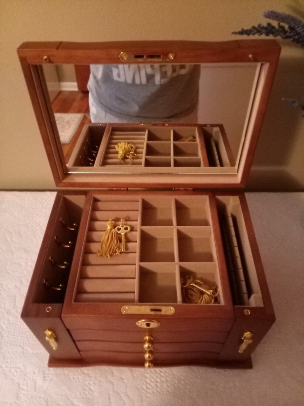 nwot, solid wood, locking,  jewelry box